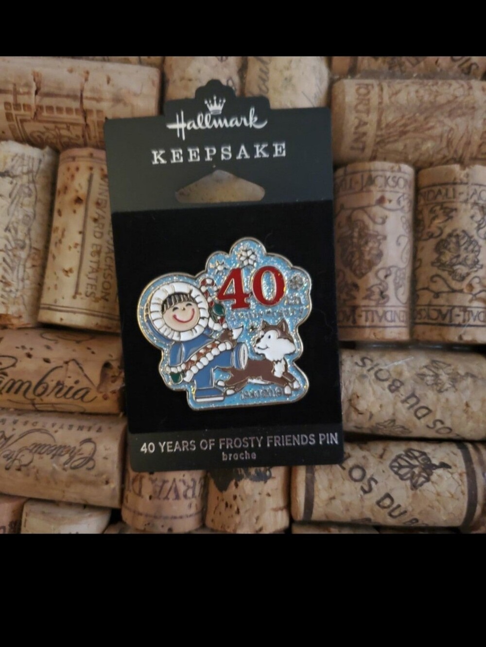 2019 special edition 40th anniversary Hallmark Frosty and friends pin